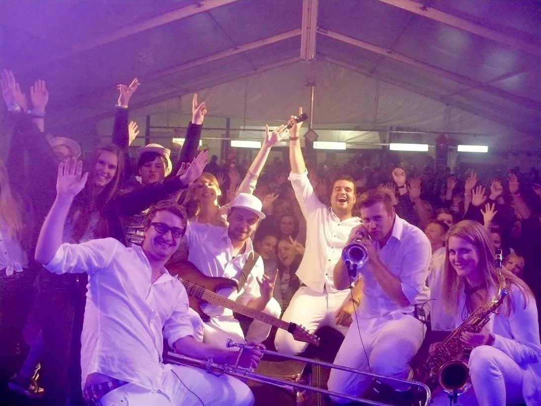 Aura Kirchweih 2015 mit der Partyband BLAST