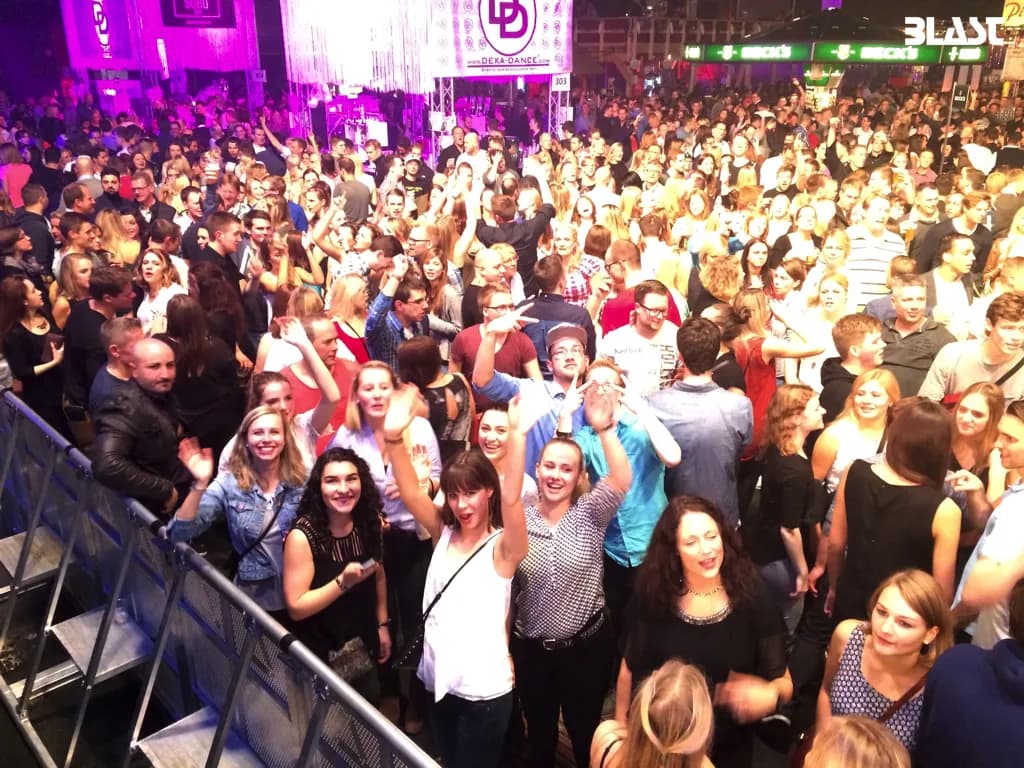 Partyband BLAST in Halle7 Freimarkt Bremen 2015